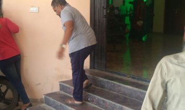 खबरीराम की नजर: शाजापुर नगर पालिका में रेंगते हुए पहुंचते हैं दिव्यांग, यह है कारण