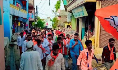 नगर पालिका चुनाव: लोकतंत्र के पर्व का  ‘’त्योहारी हाट’’