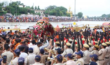 खबरीराम लाइव: पहली सवारी में राजा महाकाल का शाही अंदाज, एक लाख से ज्यादा भक्त, इंद्रदेव ने किया जलाभिषेक