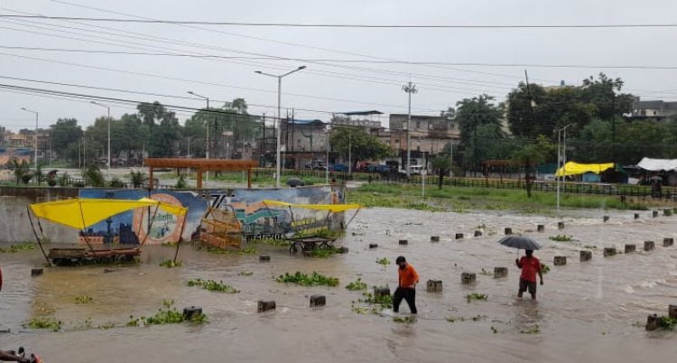 शाजापुर की चीलर नदी में बाढ़, डैम भी 12 फीट पहुंचा