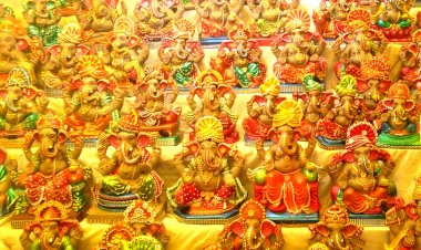 गणेश चतुर्थी 2022: मिट्टी के गजानन में नजर आई ‘महंगाई’, लोगों को पीओपी की मूर्ति पसंद आई