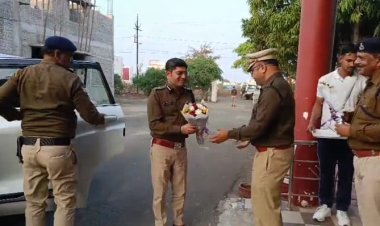 डीआईजी ने किया एसपी कार्यालय का निरीक्षण, थाना प्रभारियों की ली बैठक