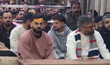 विश्व प्रसिद्ध महाकाल मंदिर पहुंचे विराट कोहली और उमेश यादव