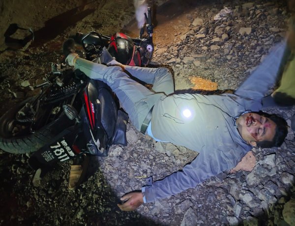 शाजापुर जेल  चौराहे पर बाइक सवार घायल